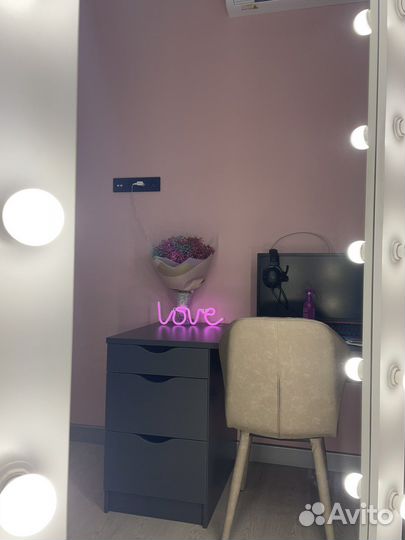 Гримерное зеркало с лампочками во весь рост