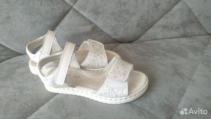 Сандалии для девочки