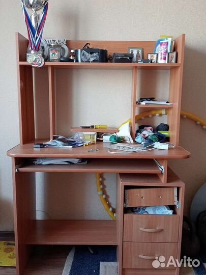 Компьютерный стол