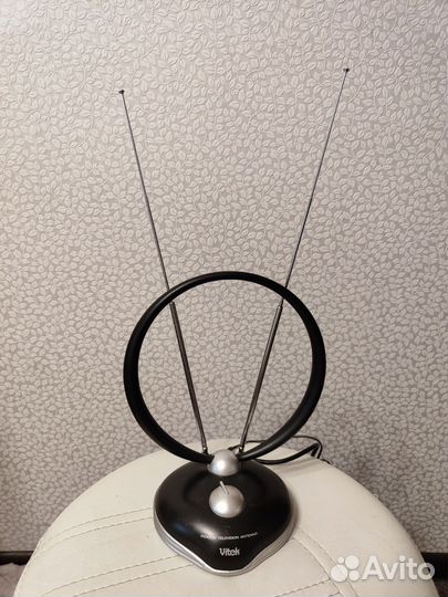 Антенна с усилителем Vitek