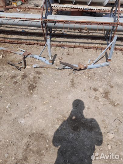 Запчасти на комбайн акрос