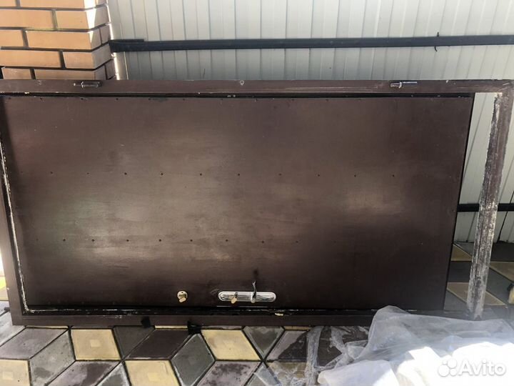 Продам железную входную дверь