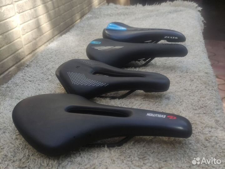 Седло велосипедное средней ширины