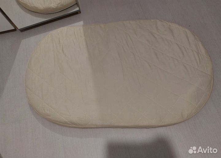 Матрас в детскую овальную кроватку д