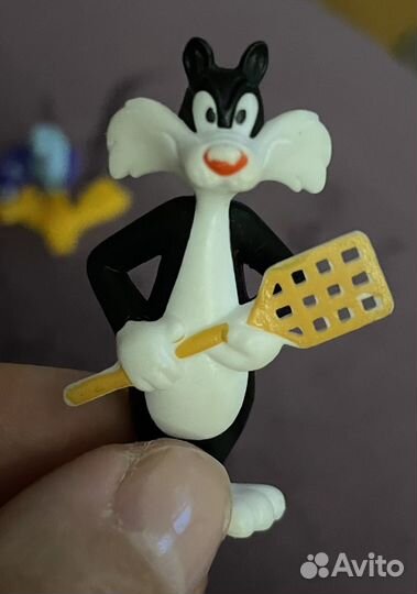 Игрушки из киндера мультяшки и т д