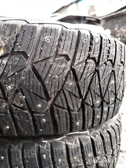 Goodyear Ultragrip 600 215/55 R17