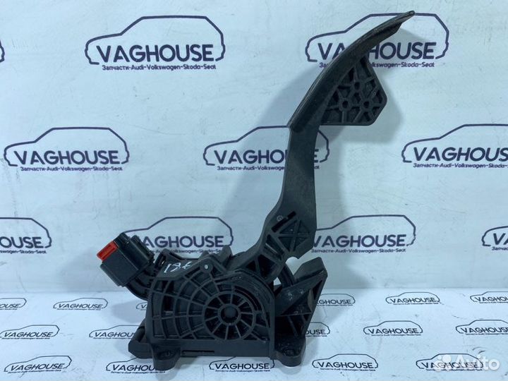 Педаль газа Skoda Rapid 1.6 CWV 2018