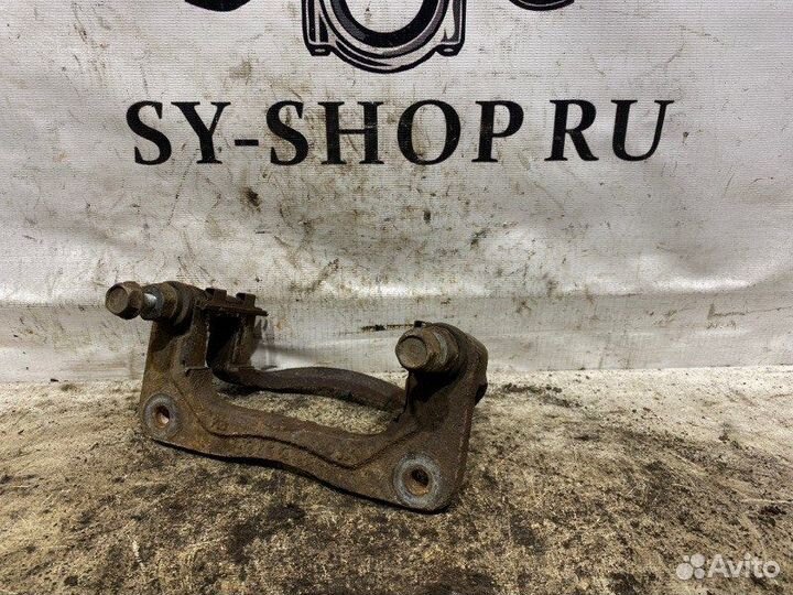 Скоба суппорта задняя Ssangyong Rexton 2 D27DT