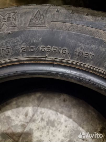 Michelin X-Ice North 2 215/65 R16