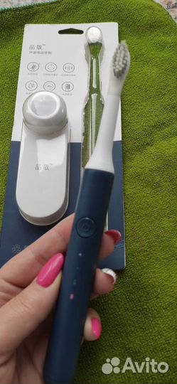 Звуковая электрическая зубная щетка новая