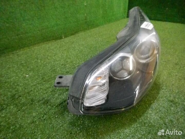 Фара левая Kia Sportage