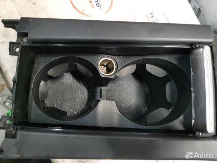 Подлокотник Volvo V60 2.0 дизель D5204T 2014