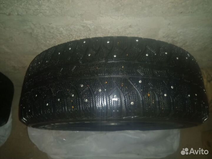 Bridgestone Ice Cruiser 7000 205/60 R16 92T