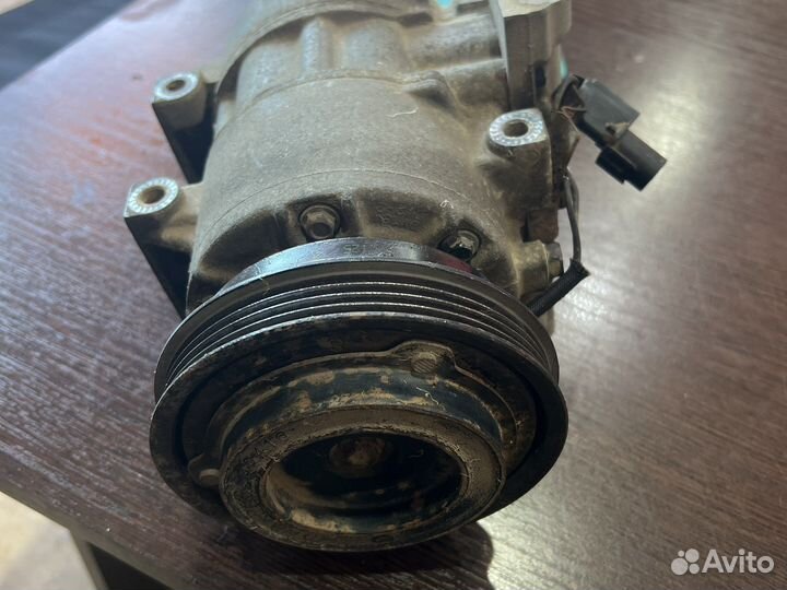 Компрессор кондиционера Kia Rio 977011G000 JB G4EE