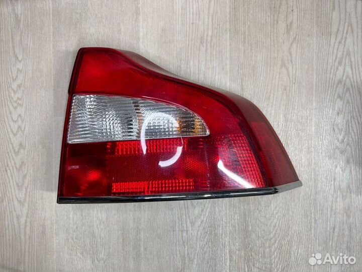 Фонарь правый Volvo S80 2011