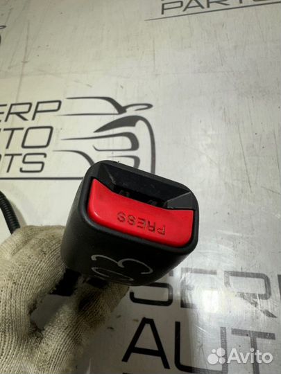 Ответная часть ремня левая Kia Soul AM G4FC 2009