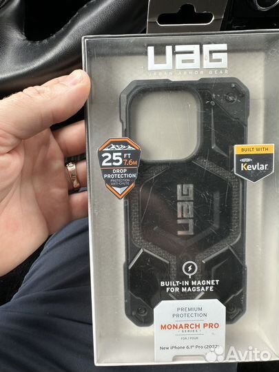 Чехол на iPhone 14 pro uag