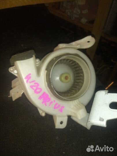 Мотор печки Toyota Prius NHW20