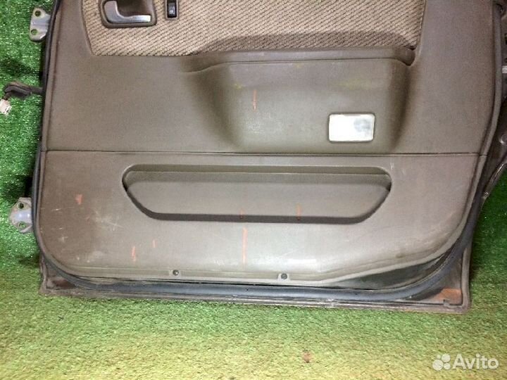 Дверь задняя правая Mitsubishi Chariot N33W N44W С