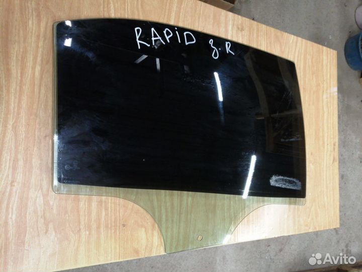 Стекло двери задней Skoda Rapid I (2012-2017)