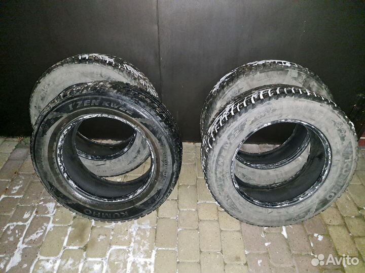 Kumho I'Zen KW22 235/65 R17
