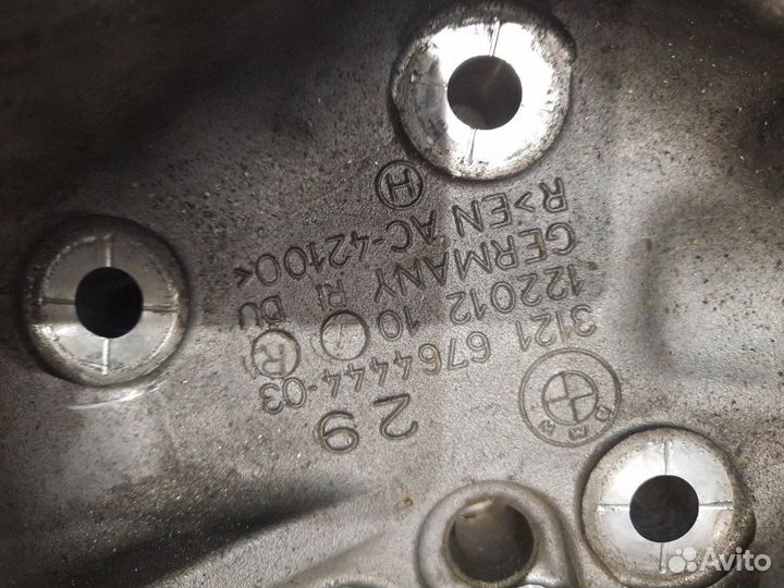 Цапфа передняя правая Bmw 120 E87 N46B20B 2007