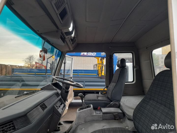 Mitsubishi Fuso Fighter с КМУ, 1990