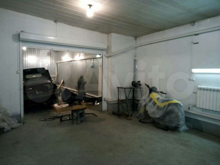 Гараж, > 30 м²