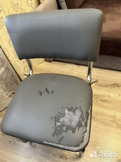 Стул офисный кожаный