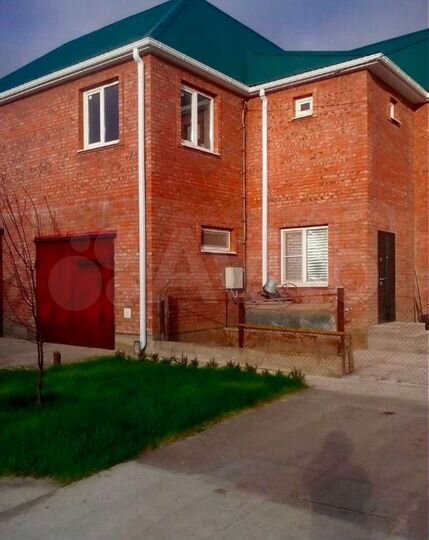 Дом 248 м² на участке 8 сот.