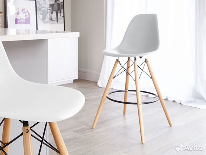 Барный стул Eames в наличии