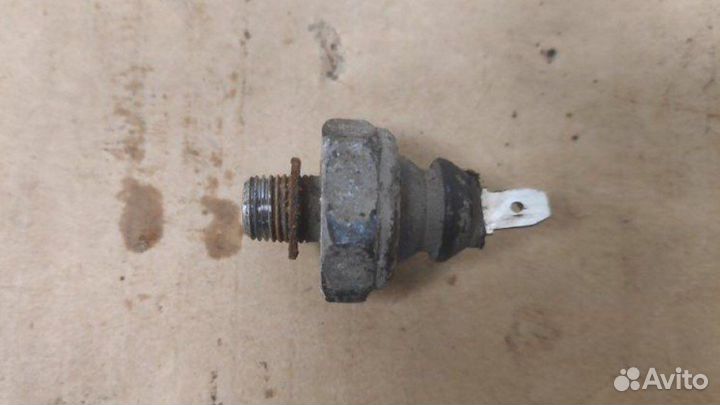 Датчик давления масла Lancer 9