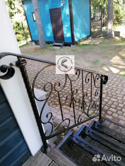 Лестница на крыльцо. Металлическая лестница
