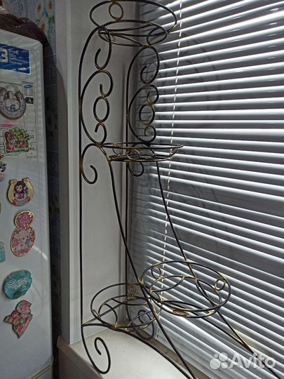 Подставка для цветов на подоконник