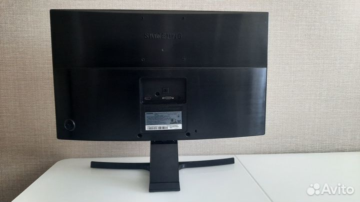Монитор Samsung 24 Full HD изогнутый