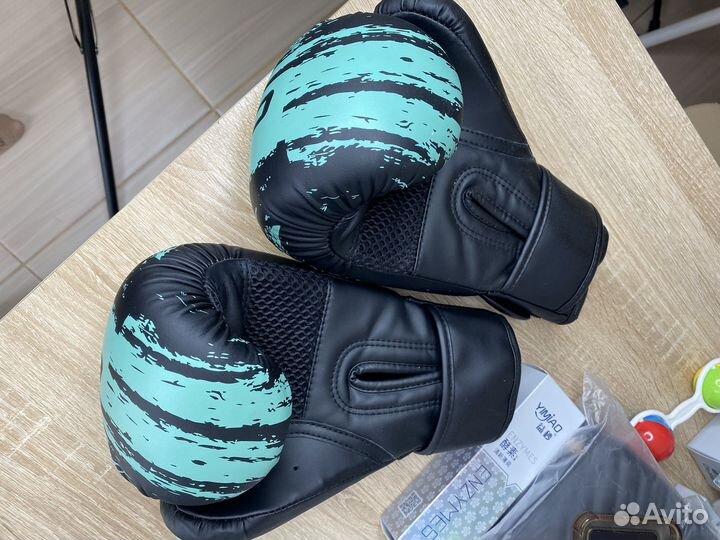 Боксерские перчатки