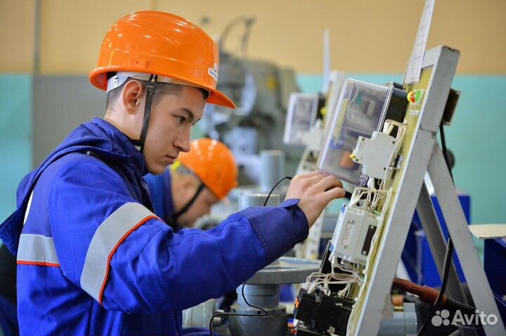 Слесарь ремонтник Вахта