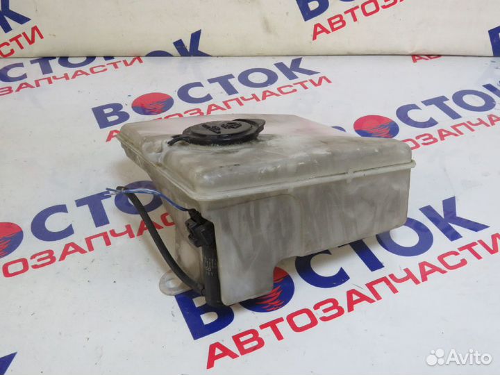 Бачок омывателя toyota chaser GX90, JZX90, JZX91