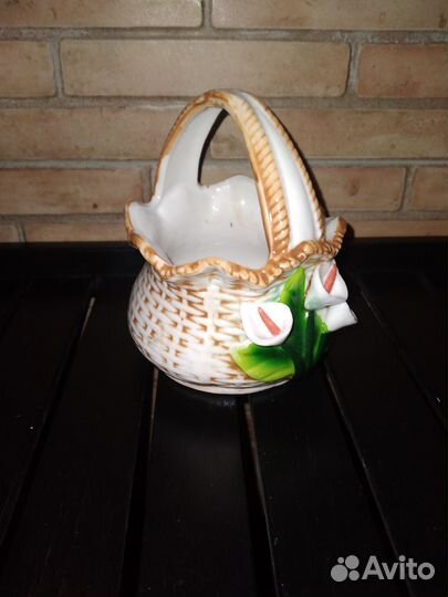 Маленькая вазочка конфетница