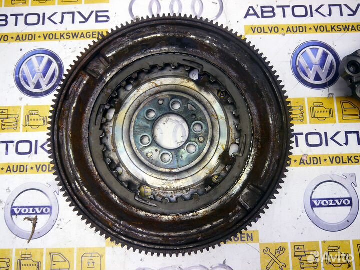 Маховик двухмассовый DSG7 Фольксваген Гольф 6