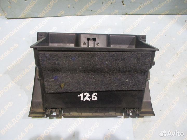 Бардачок нижний Mitsubishi Pajero 3