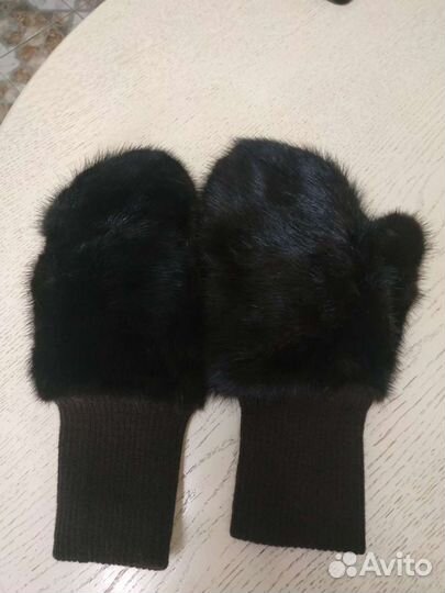 Варежки норковые и норковая вязаная шапка