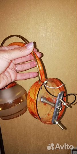 Светильник на стену