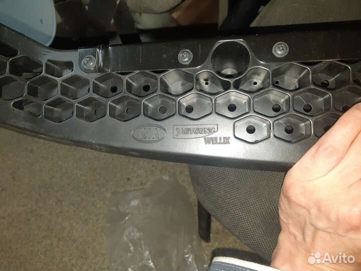 Усилитель переднего бампера kia sorento