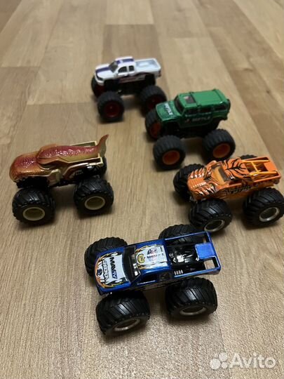 Hot wheels монстр трак