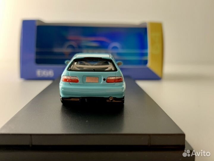 Коллекционная машинка Honda Civic 1:64