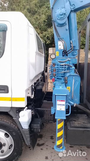 Mitsubishi Fuso Canter с КМУ, 2013