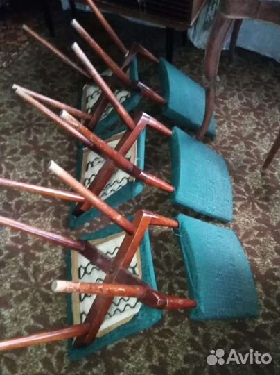 Стулья ретро с мягким сиденьем