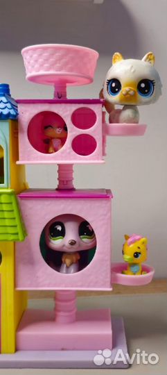 Домик и игрушки Littlest Pet Shop (LPS)