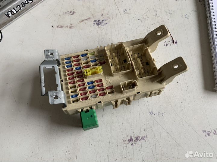 Блок предохранителей салонный Hyundai Solaris